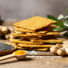Cracker alla curcuma con semi di papavero