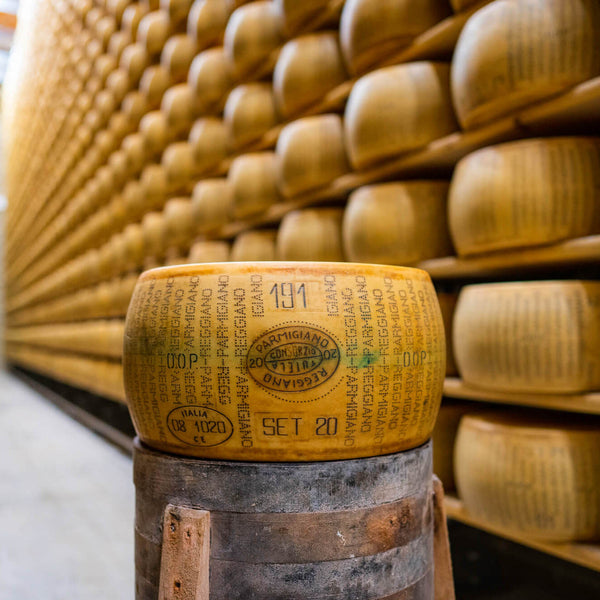 Parmigiano Reggiano DOP Forme intere e metà